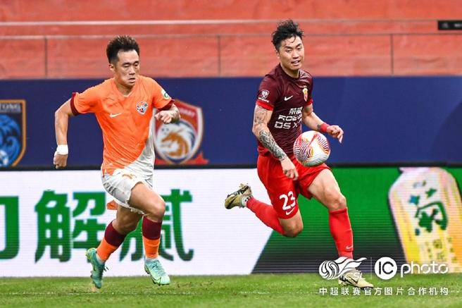 星空弈赛app电脑版-比赛节奏紧凑，每一分都关乎胜负