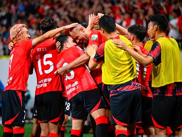 星空体育入口-热情如火！中超比赛剑拔弩张各怀绝技的简单介绍